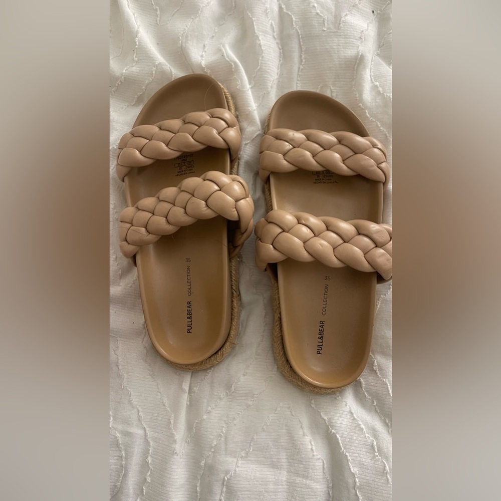 Pull and bear sandals